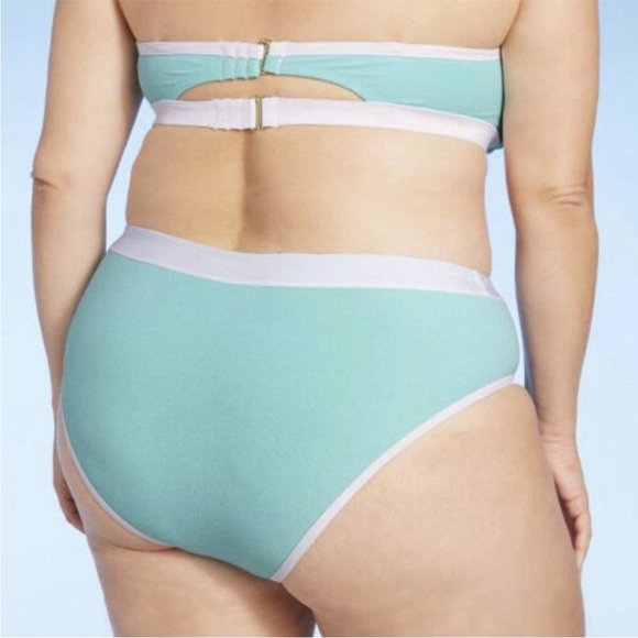 Plus size bikini swimsuit from Target with removable straps 2X/3X - Picture 4 of 7